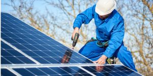 Installation Maintenance Panneaux Solaires Photovoltaïques à Varaire